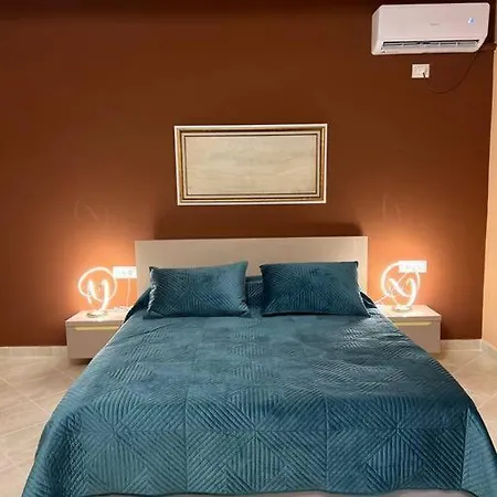 Mel 1 Lungomare Vlore, Albania Apartment *