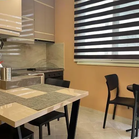 Mel 1 Lungomare Vlore, Albania Apartment *