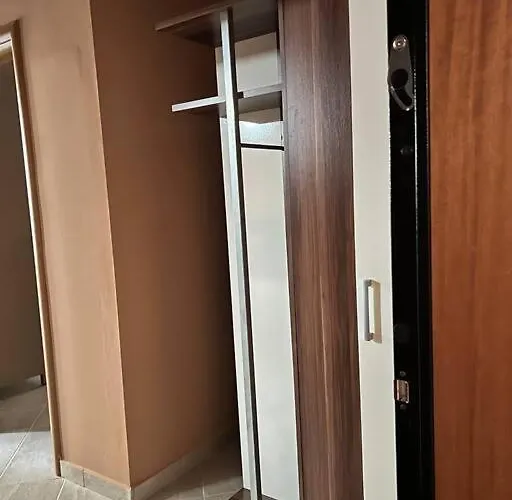 Mel 1 Lungomare Vlore, Albania *