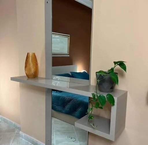 Mel 1 Lungomare Vlore, Albania *